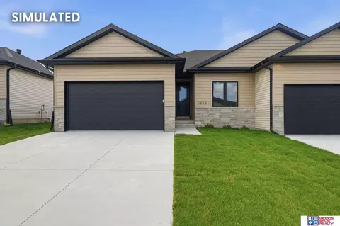 10507 Majestic Ln, Lincoln, NE 68527
