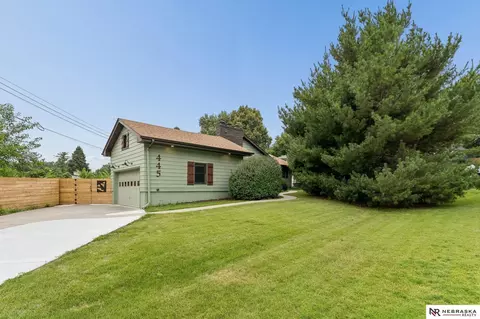 445 S 85th St, Omaha, NE 68114