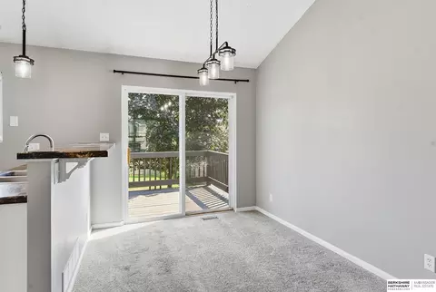 Dining - 15421 Willit St, Bennington, NE 68007 photo 2 of 2