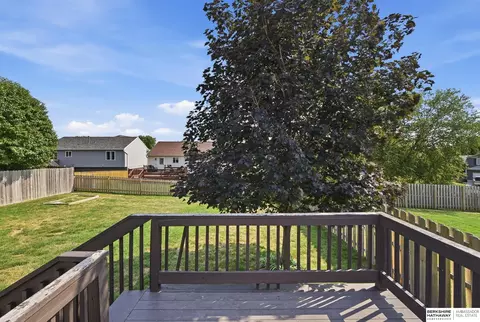 Exterior - 15421 Willit St, Bennington, NE 68007 photo 4 of 8