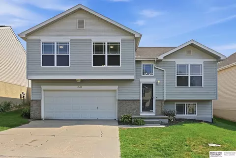 Exterior - 15421 Willit St, Bennington, NE 68007 photo 2 of 8