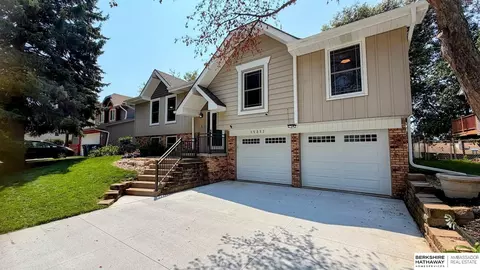 15257 Bemis St, Omaha, NE 68154