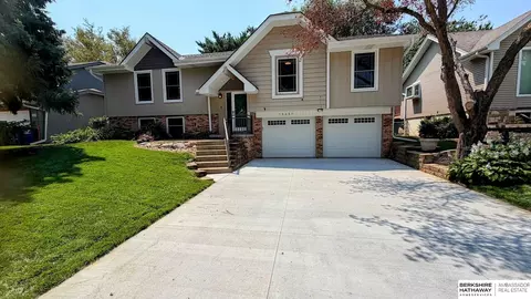 15257 Bemis St, Omaha, NE 68154