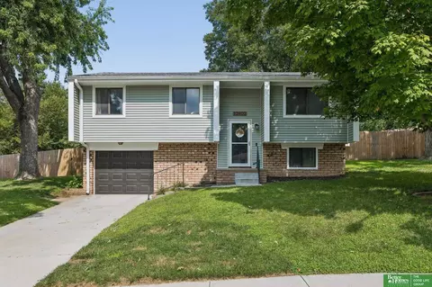 13902 Barretts Cir, Omaha, NE 68138