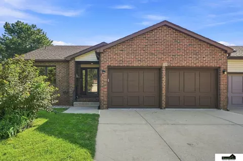 710 Lancashire Ct, Lincoln, NE 68510