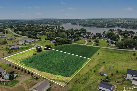 206 Sunburst Cir, Plattsmouth, NE 68048