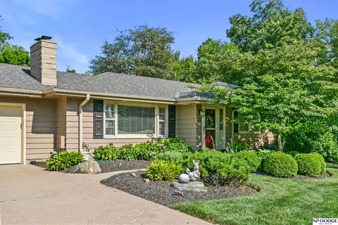 1153 S 96th St, Omaha, NE 68124