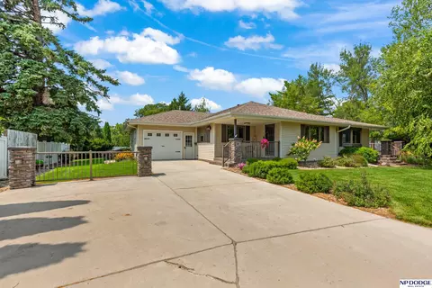 Exterior - 125 N 8th St, Lyons, NE 68038 photo 5 of 29