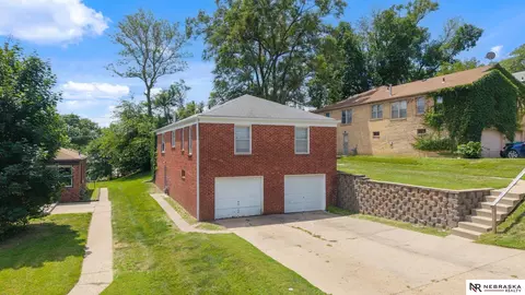 5833-5835 Lafayette Ave, Omaha, NE 68132