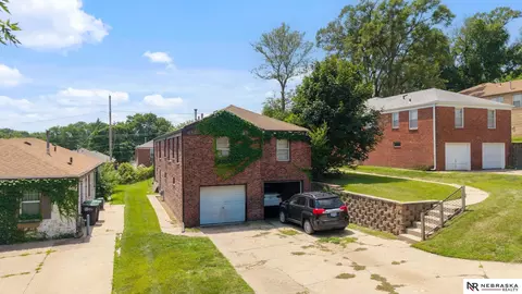5829-5831 Lafayette Ave, Omaha, NE 68132