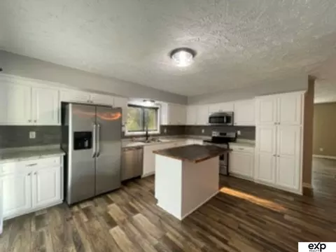 11193 S Lakeshore Dr, Blair, NE 68008