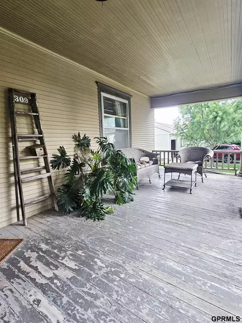 Exterior - 309 S Main St, Sutton, NE 68979 photo 3 of 9