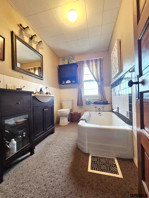 Bath - 309 S Main St, Sutton, NE 68979 photo 1 of 2
