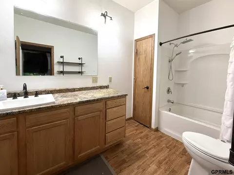 Bath - 421 N Union Ave, Exeter, NE 68351 photo 1 of 5