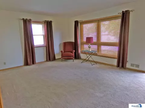 Living - 321 S 22 St, Beatrice, NE 68310 photo 4 of 5