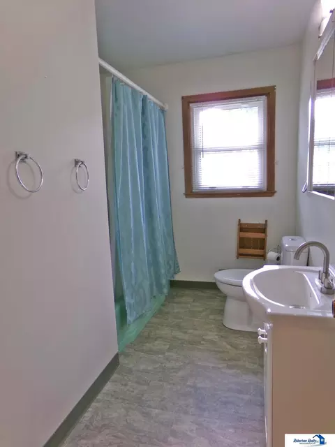Bath - 321 S 22 St, Beatrice, NE 68310 photo 1 of 4