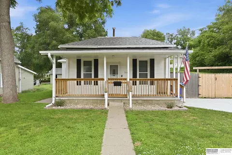 711 E Maple St, Missouri Valley, IA 51555