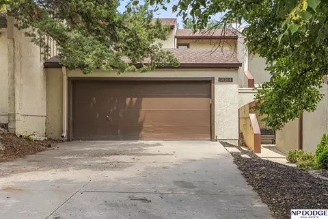 10914 Saratoga Plz, Omaha, NE 68164