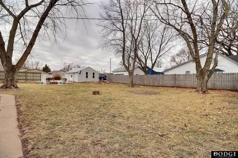 Exterior - 513 E Grant St, Hooper, NE 68031 photo 2 of 2