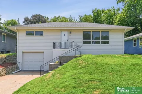 7521 Sherman Dr, Omaha, NE 68134