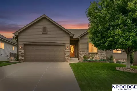 16318 R St, Omaha, NE 68135