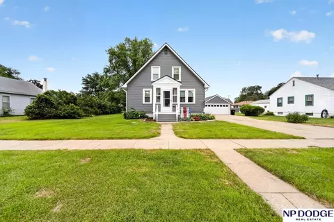 845 W 10th St, Fremont, NE 68025