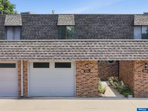 3552 Neerpark Dr, Lincoln, NE 68506