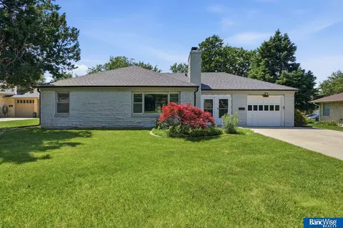 417 S Cotner Blvd, Lincoln, NE 68510