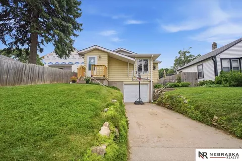 6311 Parker St, Omaha, NE 68104