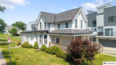 924 S 31 St, Omaha, NE 68105