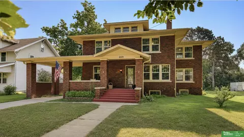 6129 Florence Blvd, Omaha, NE 68110