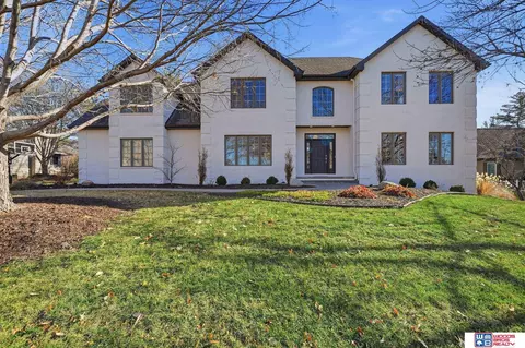6321 Black Forest Dr, Lincoln, NE 68516