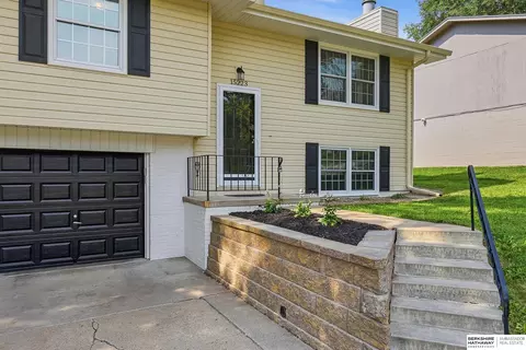 15223 Westchester Dr, Omaha, NE 68154