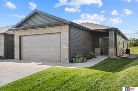 10315 Wayborough Ln, Lincoln, NE 68527