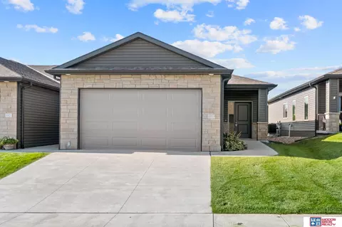 10315 Wayborough Ln, Lincoln, NE 68527