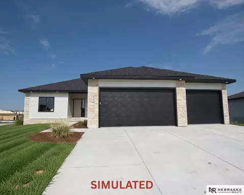 9400 Dalton Dr, Lincoln, NE 68516