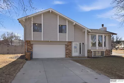 3421 E Dutchman Cir, Bellevue, NE 68123
