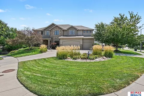 1207 S 195 St, Omaha, NE 68130