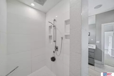 Bath - 15933 S 60th St, Roca, NE 68430 photo 3 of 7