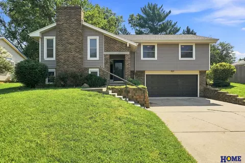 3310 Fox Hollow Rd, Lincoln, NE 68506