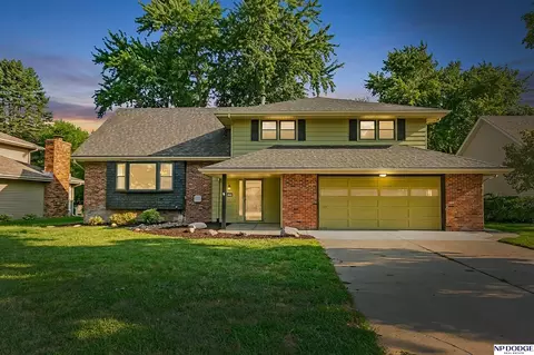 21306 Harney St, Omaha, NE 68022
