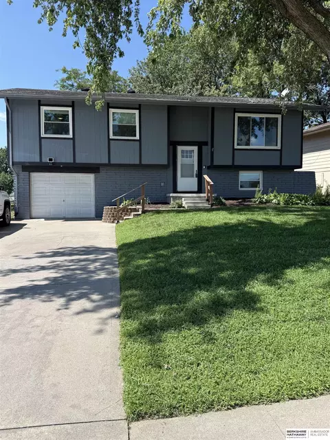 6312 S 142nd St, Omaha, NE 68137