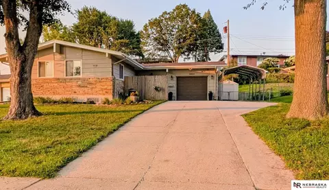 8464 Browne St, Omaha, NE 68134