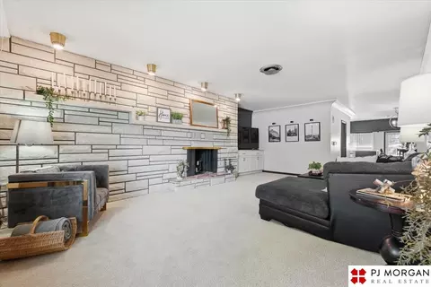 1214 S 22nd St, Omaha, NE 68108