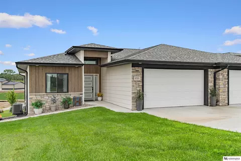 1155 Sand Hill Rd, Louisville, NE 68037