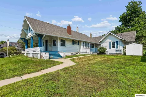 5148 Dodge St, Omaha, NE 68132