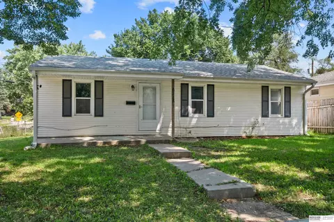 6118 Camden Ave, Omaha, NE 68104