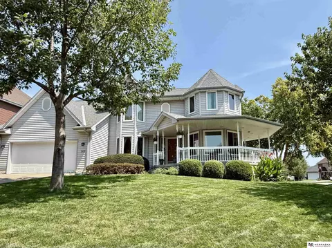 501 N Polk Cir, Papillion, NE 68046