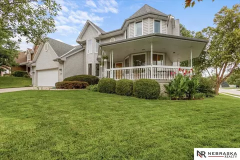 501 N Polk Cir, Papillion, NE 68046