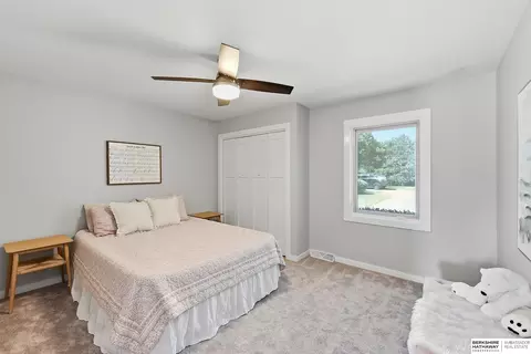 Bedroom - 527 Waterloo Dr, Waterloo, NE 68069 photo 2 of 8